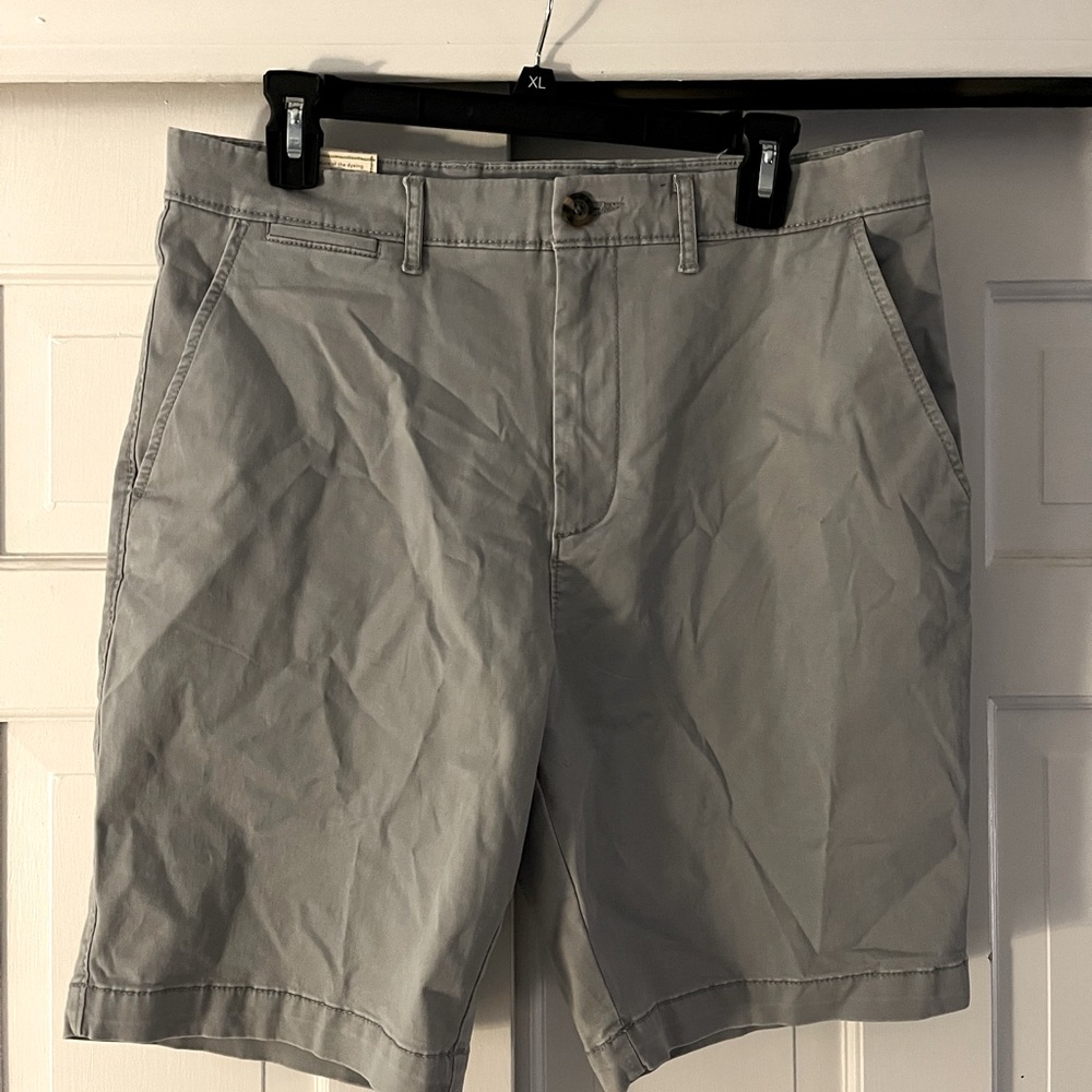 BRAND NEW Tricots St Raphael Gray shorts. Men’s 32W. Never Worn, TAGS ON.